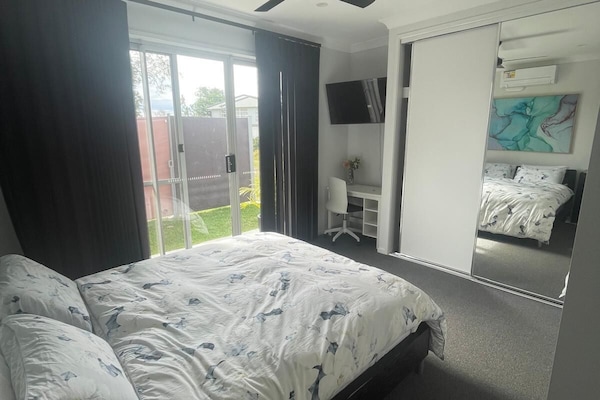 1 habitación, tabla de planchar con plancha, wifi y ropa de cama