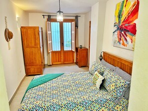Ferros/tábuas de passar roupa, Wi-Fi de cortesia, roupa de cama