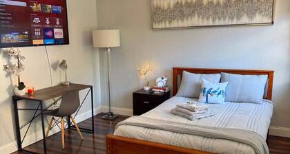 Modern Private Room Near Miami & Keys Getaway