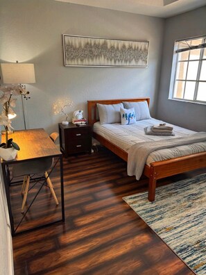 1 غرفة نوم ومكواة/لوح كي وواي فاي وملاءات أسرّة