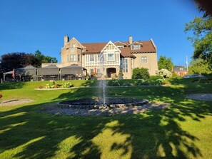 Exterior - Experience Divine Serenity, Nature & Luxury - Unite. Rest. Reflect. Restore (Pembroke)