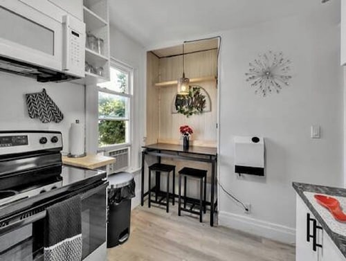 The Buffalo Loft - 3 BR, Pet Friendly, with an Outdoor Fire Pit