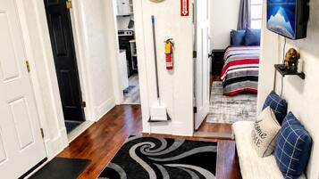 3 bedrooms, iron/ironing board, WiFi (free), bed sheets