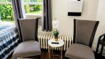 3 bedrooms, iron/ironing board, WiFi (free), bed sheets