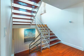 Interior - Fully furnished, ocean views crown three levels in perfect Playa Del ReyHarmony (Los Angeles)