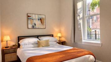 2 bedrooms, desk, iron/ironing board, WiFi