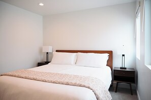 Iron/ironing board, travel cot, free WiFi, bed sheets
