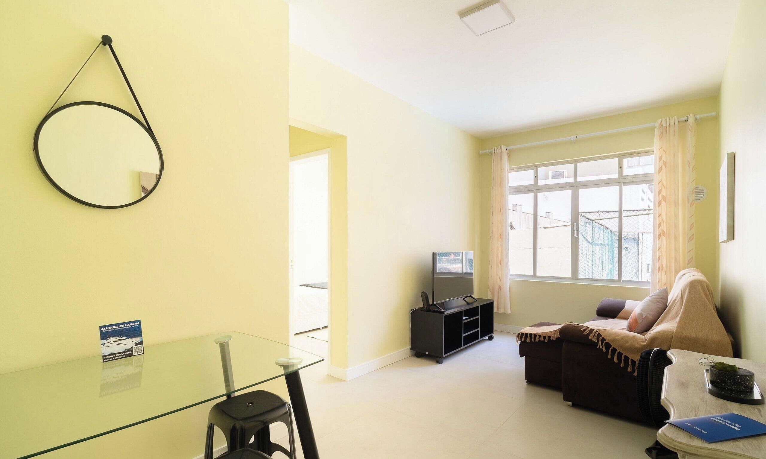 Basic Apartment | Living area