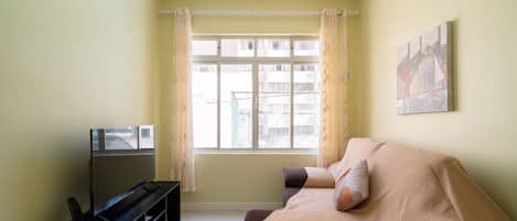 Basic Apartment | Living area