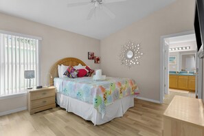 4 bedrooms, iron/ironing board, WiFi, bed sheets