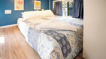 1 bedroom, iron/ironing board, travel cot, free WiFi