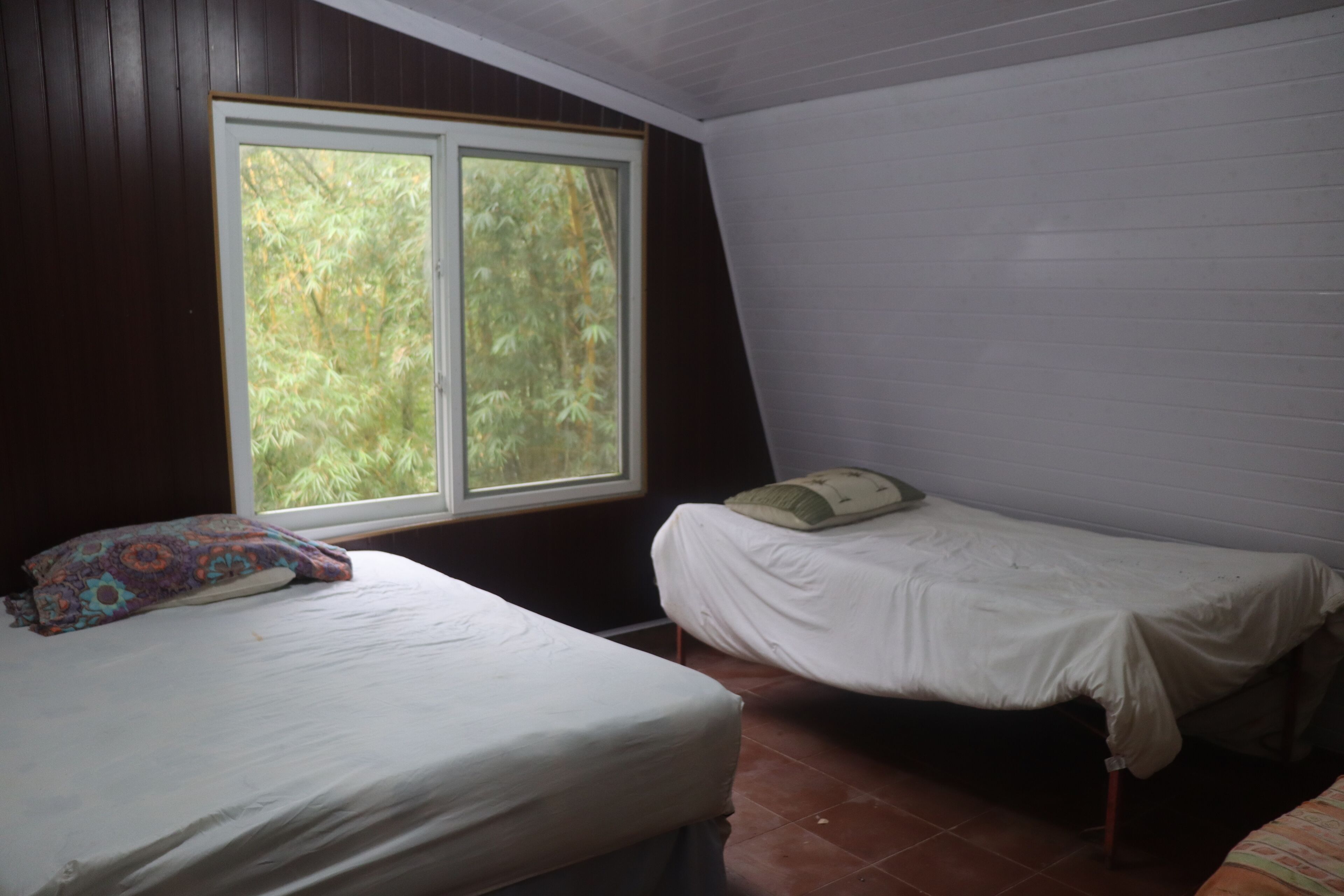 4 habitaciones, tabla de planchar con plancha y wifi gratis 