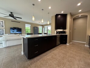 Fridge, microwave, oven, stovetop - Sunset Ridge Escape - Peaceful McDowell Mountain Ranch Home with Scenic Desert Backdrop (Scottsdale)