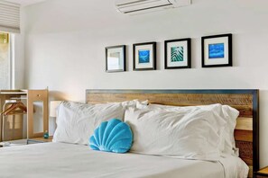 Tabla de planchar con plancha, wifi gratis y ropa de cama 