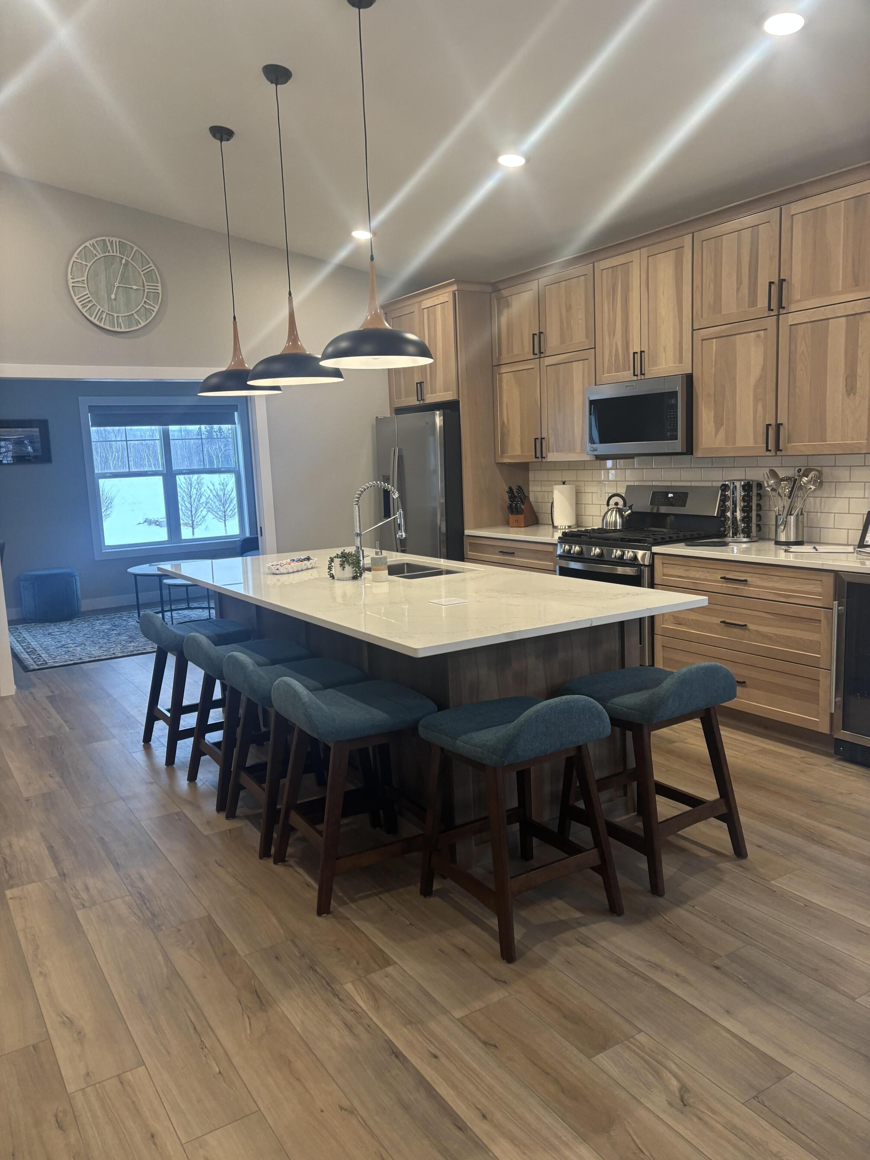 Kylskåp, mikrovågsugn, ugn och spishäll