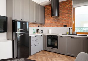 Kühlschrank, Ofen, Herdplatte, Geschirrspüler