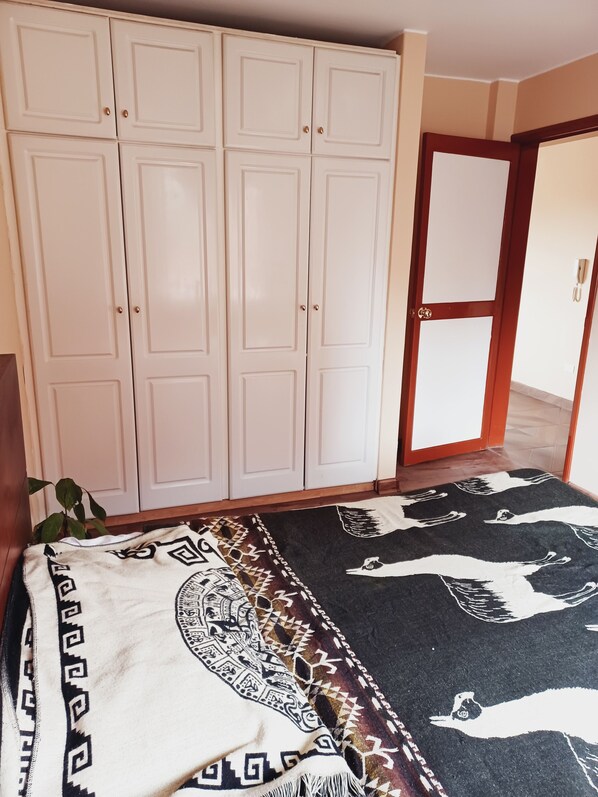 2 bedrooms, WiFi - WanderLoft (Quito)