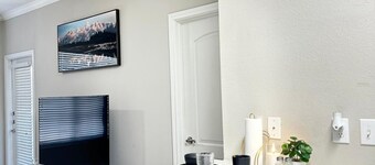 Magnolia Haven Cozy 1BR Near Shops & Trails