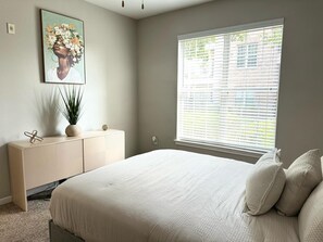 Free WiFi, bed sheets - Serene 1BR Magnolia Retreat Relax & Explore (Magnolia)
