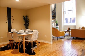 Dining - Historic Luxury 2-Bedroom wz Loft &FREE Parking (Saint Paul)