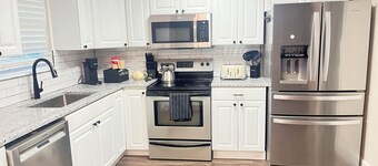 Cozy guest home on a .75 acre lot in Shreveport!