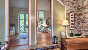 المنشأة من الداخل