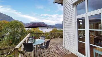 تناول الطعام بالخارج