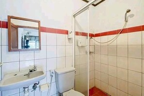 Family Room, Balcony, Garden View | Bathroom | Shower, free toiletries, towels, soap