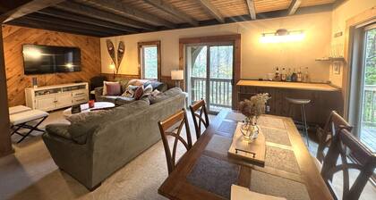 Suntec townhome Min from MT, Free shuttle, hot tub