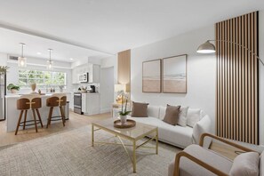 TV - Chic Stay | Crib + Parking | Great Location (Tampa)