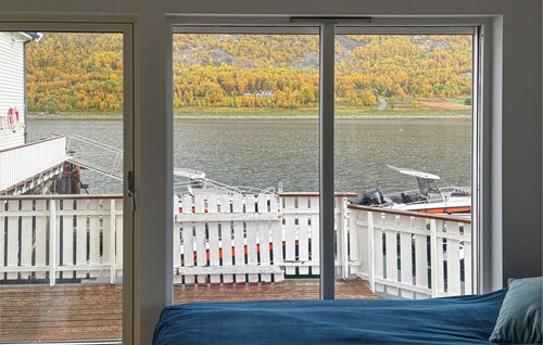 Nice apartment in Kvalsund with WiFi