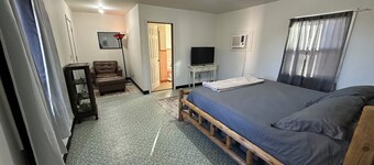 Charming roadside motel and bar & grill in Copperhill