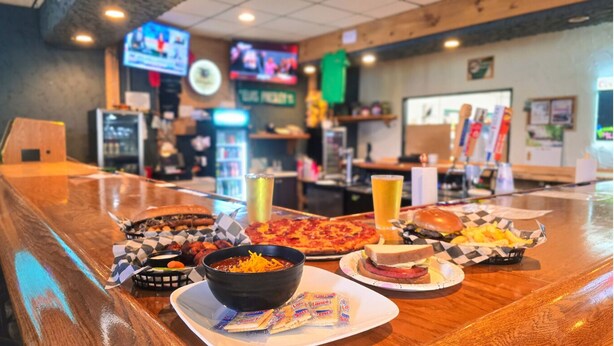 Dining - Motel Room 4 with Bar & Grill and Laundromat (Copperhill)