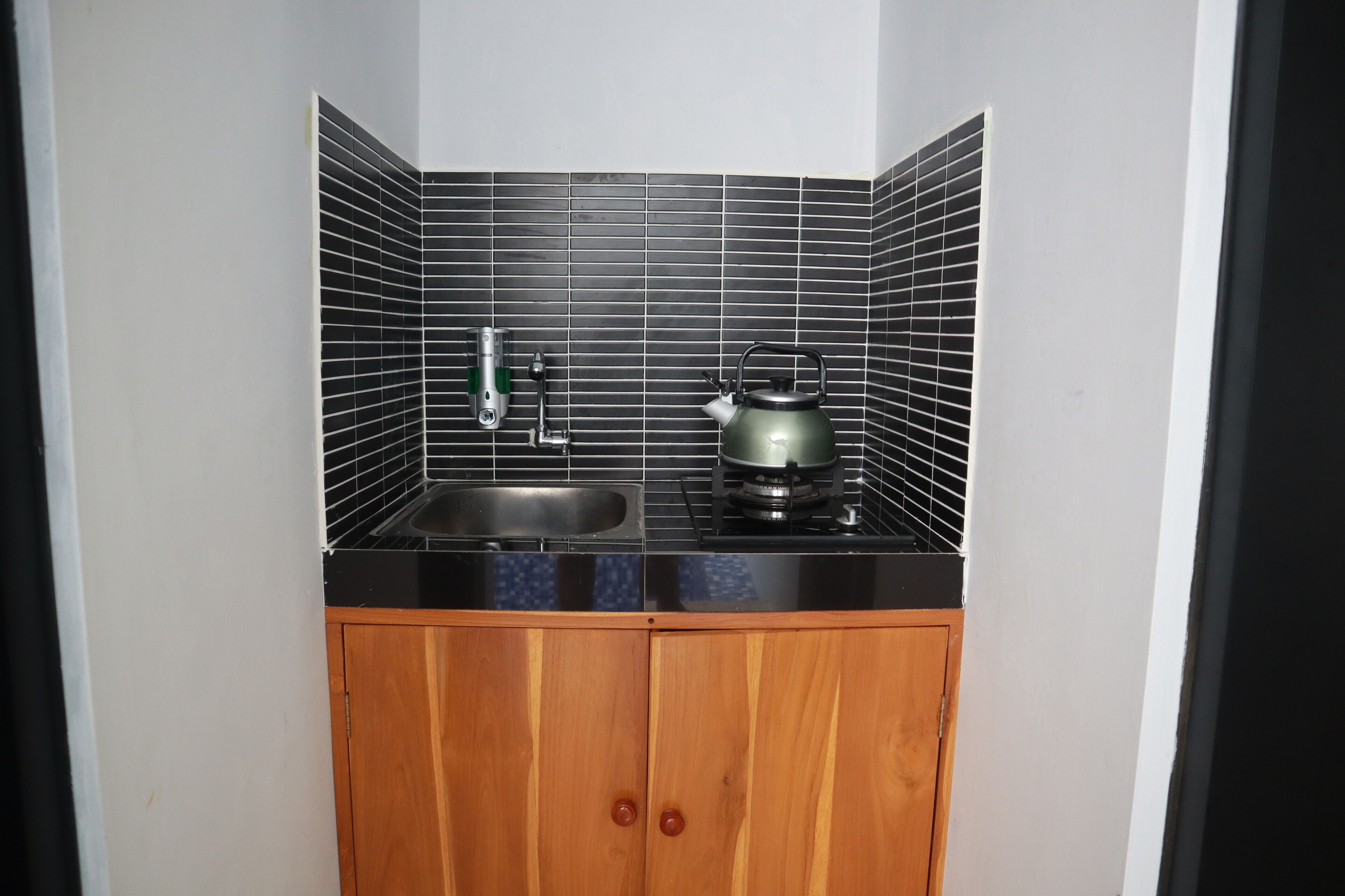 Deluxe Cottage, Mountain View | Private kitchen | Cookware/dishes/utensils