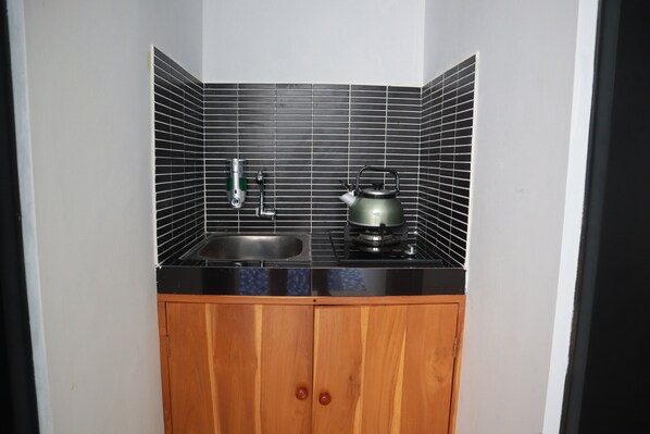 Deluxe Cabin, Mountain View | Private kitchen