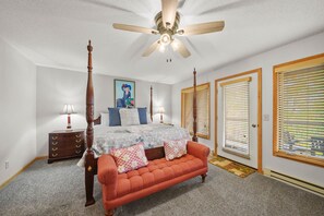 7 makuuhuonetta, työpöytä, ilmainen Wi-Fi, vuodevaatteet