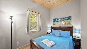 7 bedrooms, desk, free WiFi, bed sheets