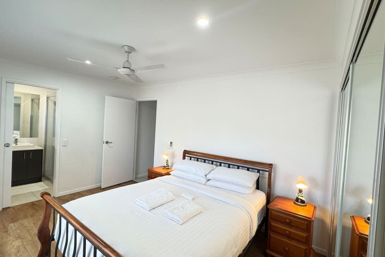 4 bedrooms, desk, iron/ironing board, WiFi