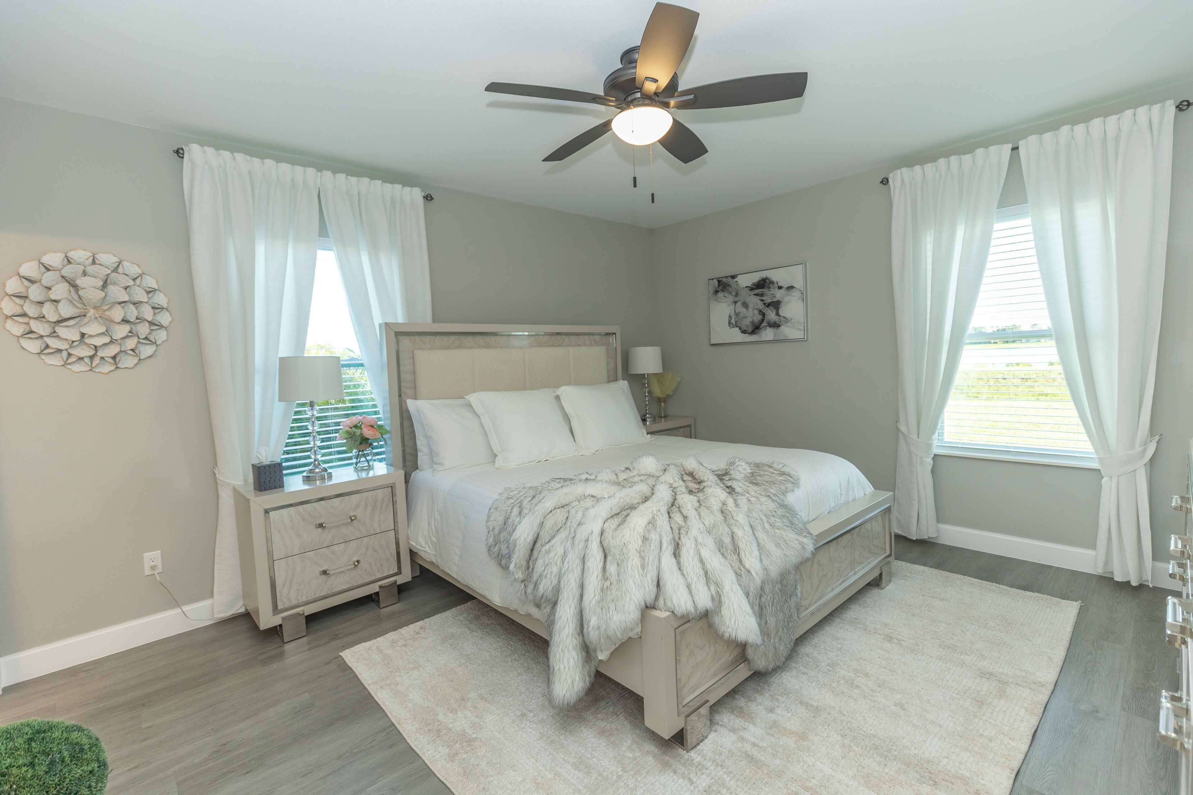 2 bedrooms, in-room safe, desk, iron/ironing board