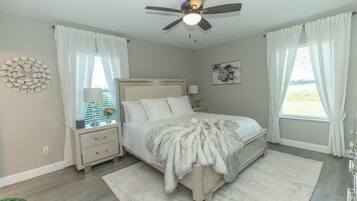 2 bedrooms, in-room safe, desk, iron/ironing board