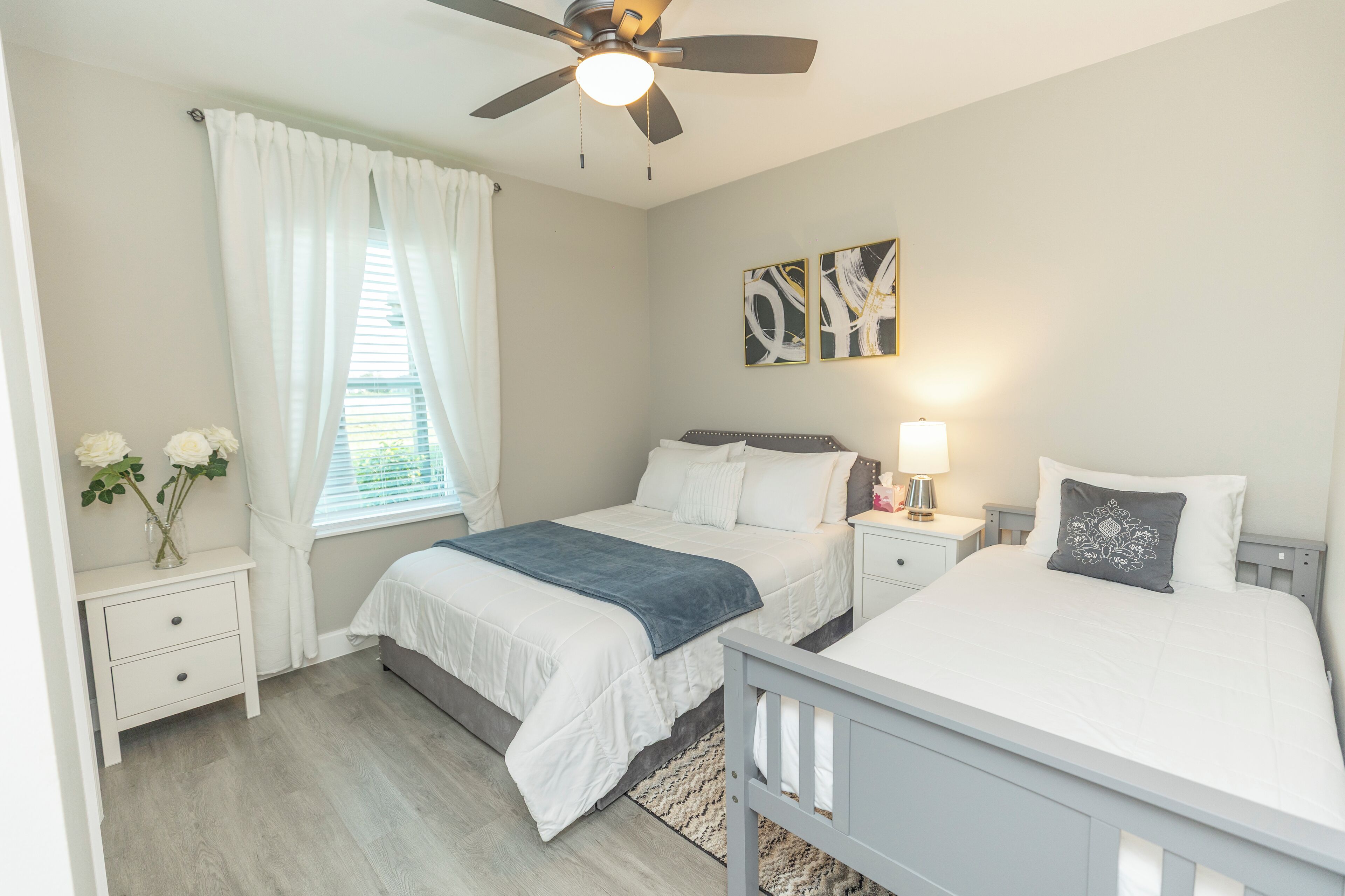 2 bedrooms, in-room safe, desk, iron/ironing board