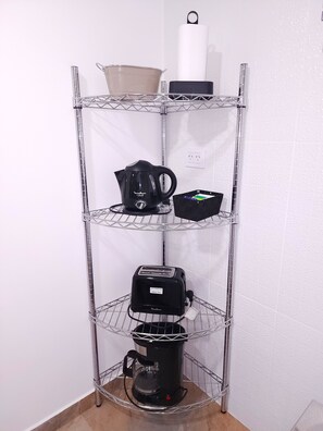 Comfort Apartment | Private kitchen | Mini-fridge, microwave, cookware/dishes/utensils