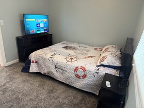 2 bedrooms, free WiFi, bed sheets - Grand Lake Getaway 
Cozy 2 - Bedroom Lake Retreat Near Grand Lake St. Marys (Celina)