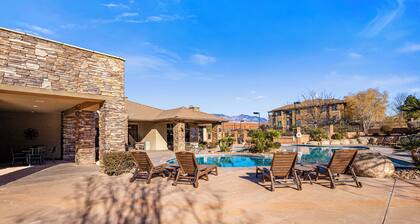 Coral Springs D7 | BBQ Grill, Smart TVs, 2 Private Fireplaces & Outdoor Seating!