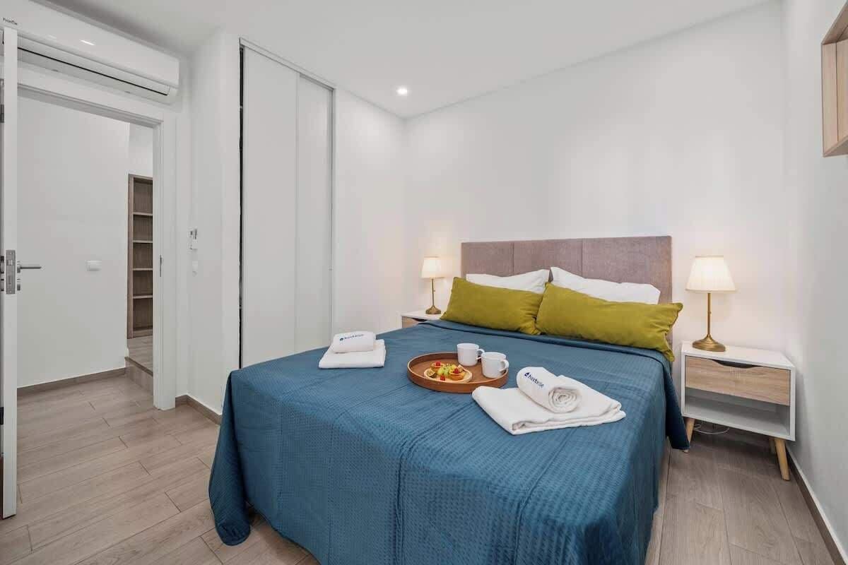 2 dormitorios, tabla de planchar con plancha, wifi gratis y ropa de cama