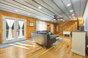 Smart TV, fireplace, video games