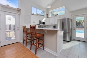 ميكروويف، فرن، موقد طهي مسطح، غسالة أطباق