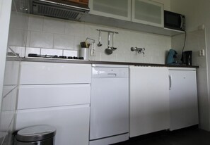 Fridge, microwave, oven, stovetop - Comfort Vikingpark 22 (Westkapelle)