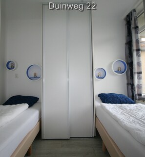 2 bedrooms, travel crib, free WiFi