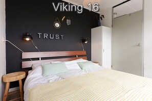 2 bedrooms, travel cot, free WiFi